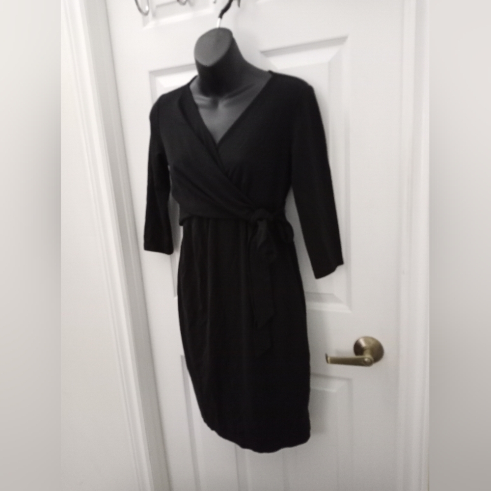 A PEA IN THE POD semi Wrap Dress